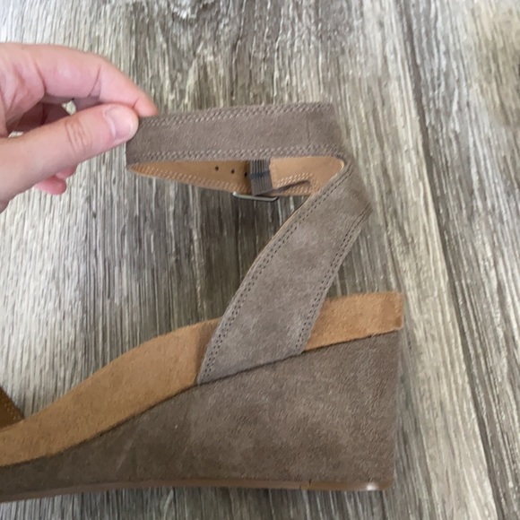 Lucky Brand Wedges - Picture 6 of 9